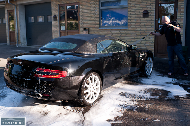 Aston Martin skylles af for prewash