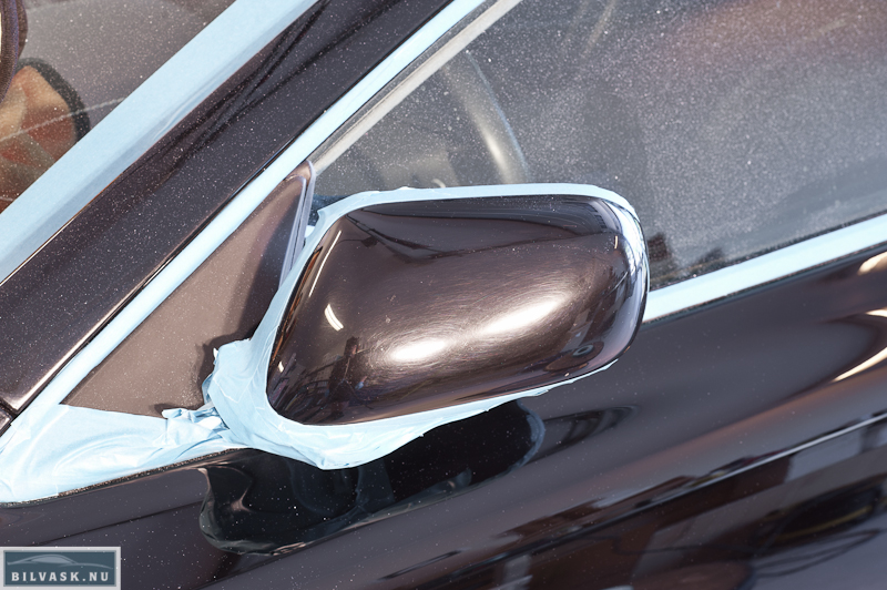 Spejl på Aston Martin inden polering 