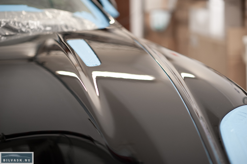 Aston Martin efter polering af front 