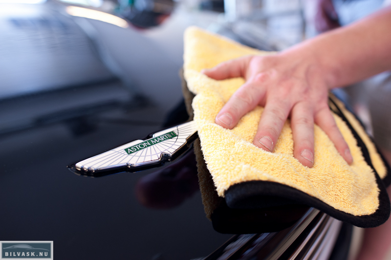 Microfiber klud med kantbånd bruges til og tørre efter med 