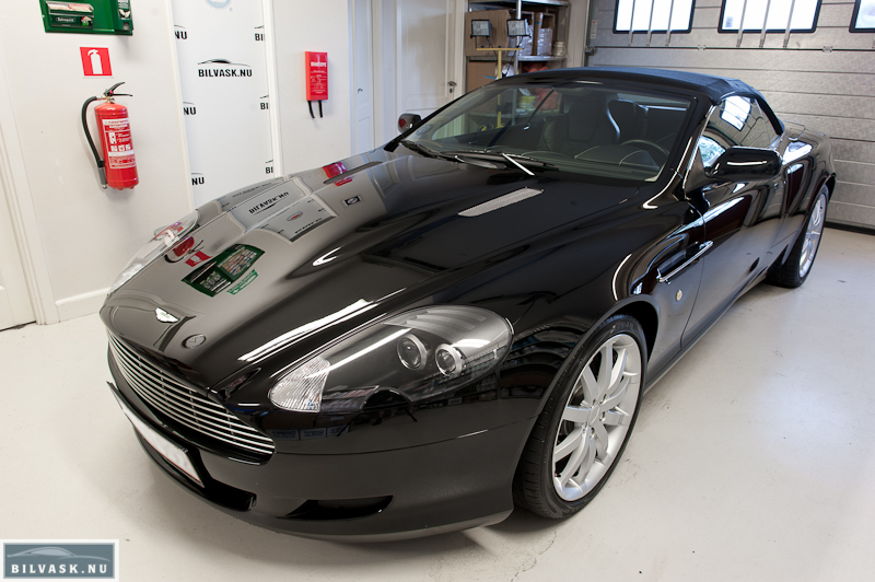 Aston Martin forfra efter Karma Car Care polering 