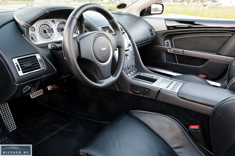 Aston Martin DB9 interiør 